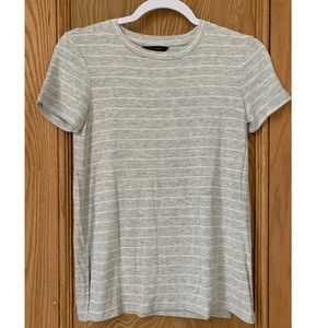 Banana Republic • Striped tee with side slits